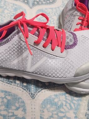 New Balance Women’s Light Gray & Pink Running Shoes